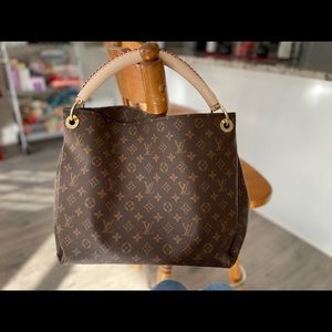 Authentic Louis Vuitton Monogram Artsy Bag